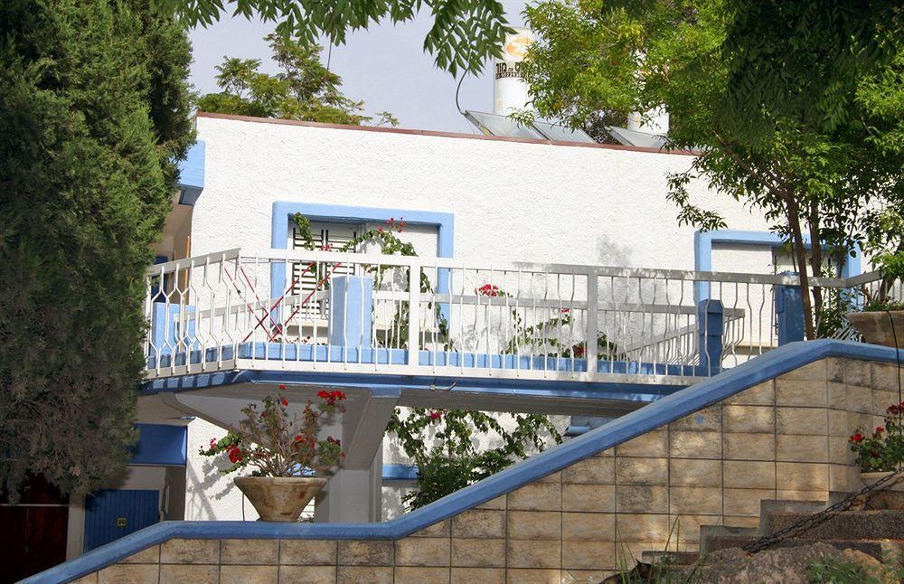Travel Hotel Gesher Haziv Esterno foto