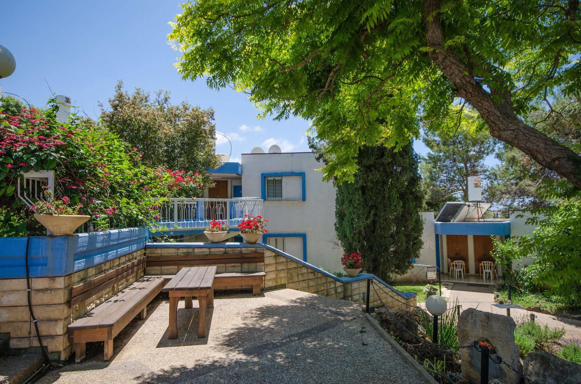 Travel Hotel Gesher Haziv Esterno foto